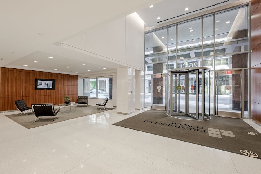 Presidential Tower - 2550 South Clark Street