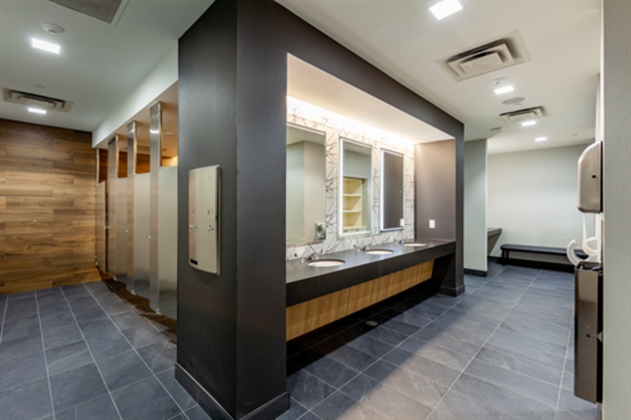 The Colonnade Addison - 15301 Dallas Parkway