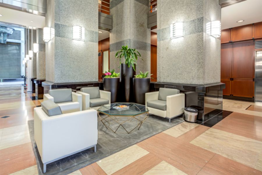 One O'hare Center - 6250 North River Road