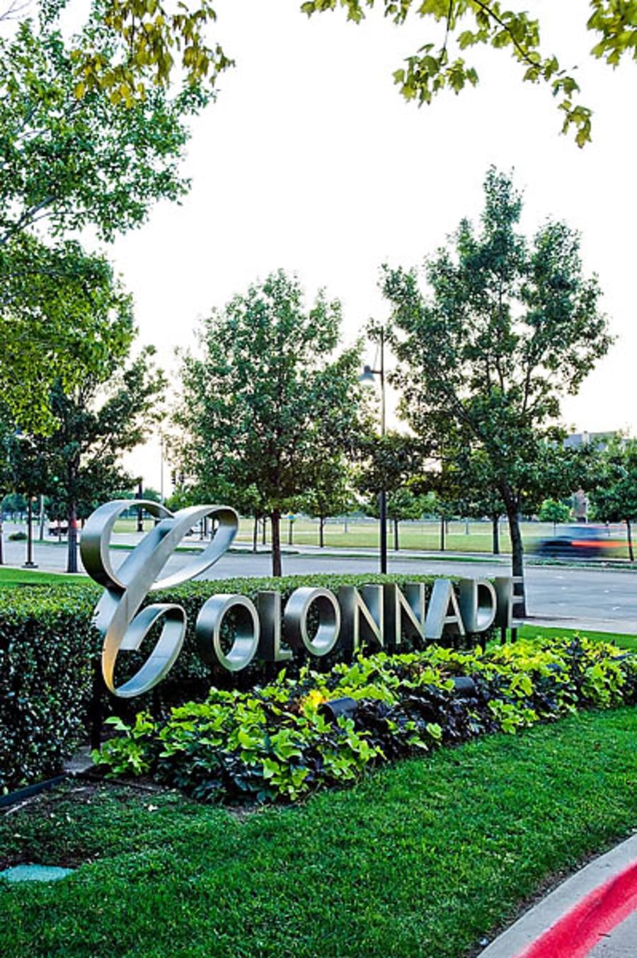 The Colonnade Addison - 15301 Dallas Parkway