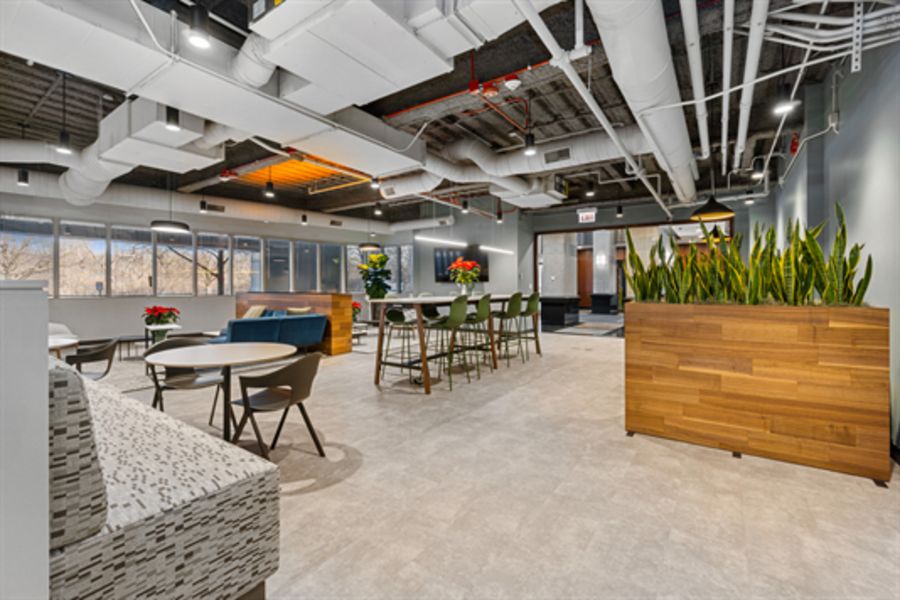 One O'hare Center - 6250 North River Road