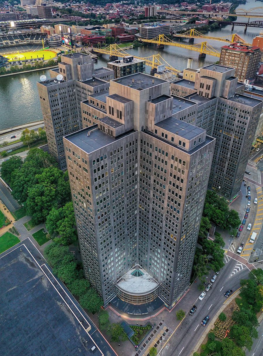 Gateway Center - 420 Fort Duquesne Boulevard