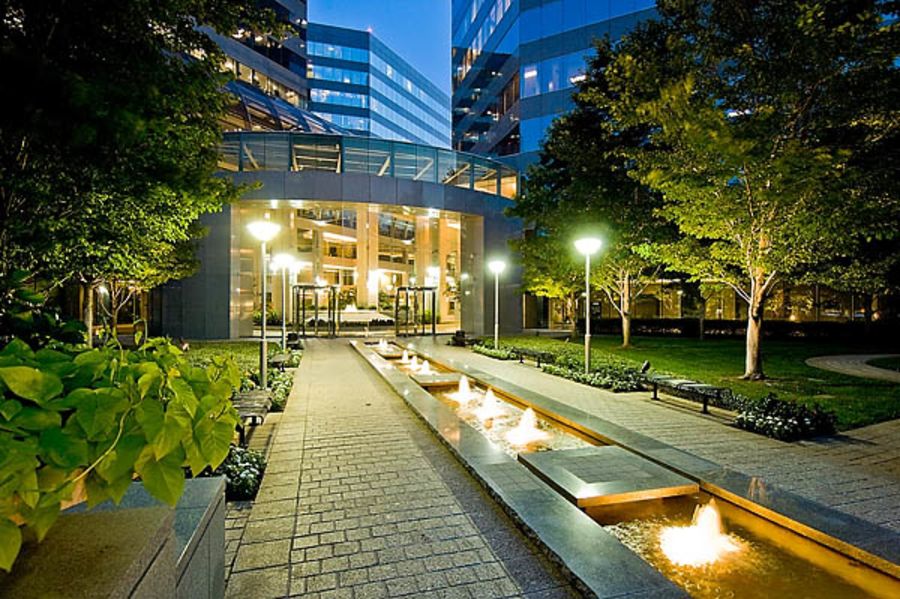 The Colonnade Addison - 15301 Dallas Parkway