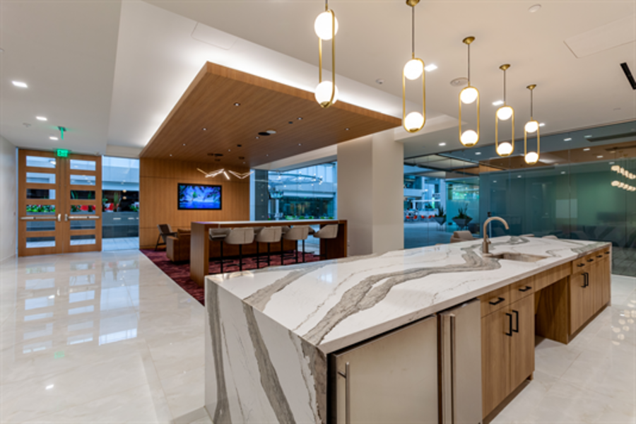 The Colonnade Addison - 15301 Dallas Parkway