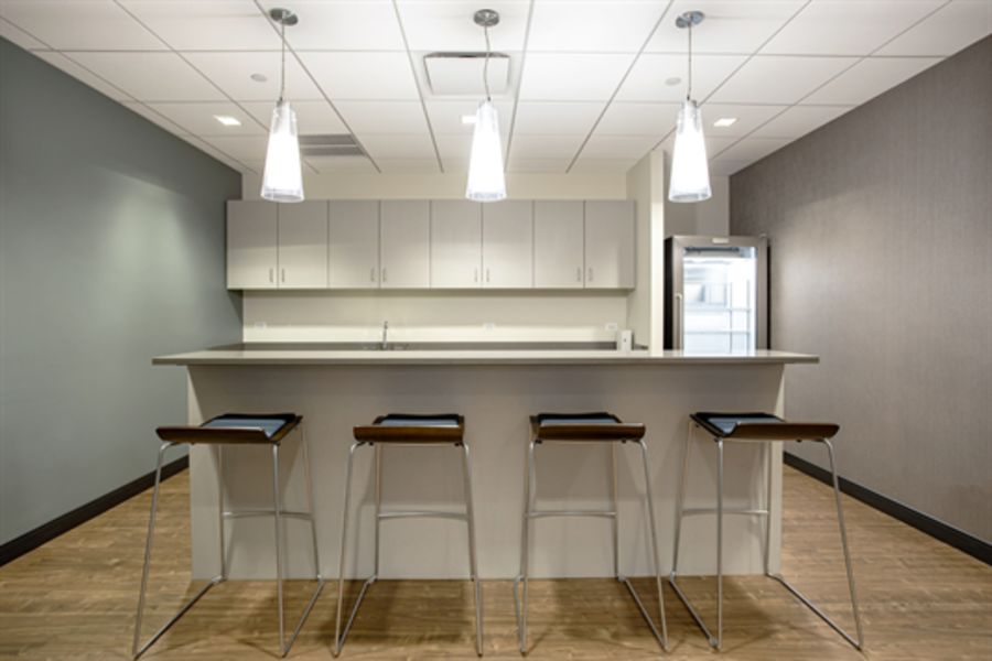 One O'hare Center - 6250 North River Road