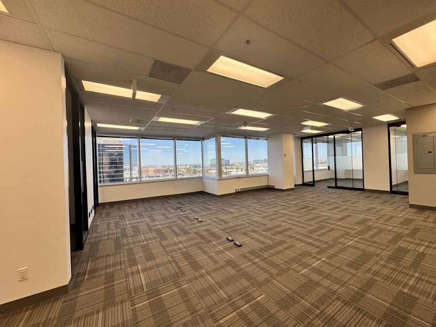 Listing image - Partial 5th Floor, Suite 530 - Skymark Avenue - 2630 - 2680 Skymark Ave