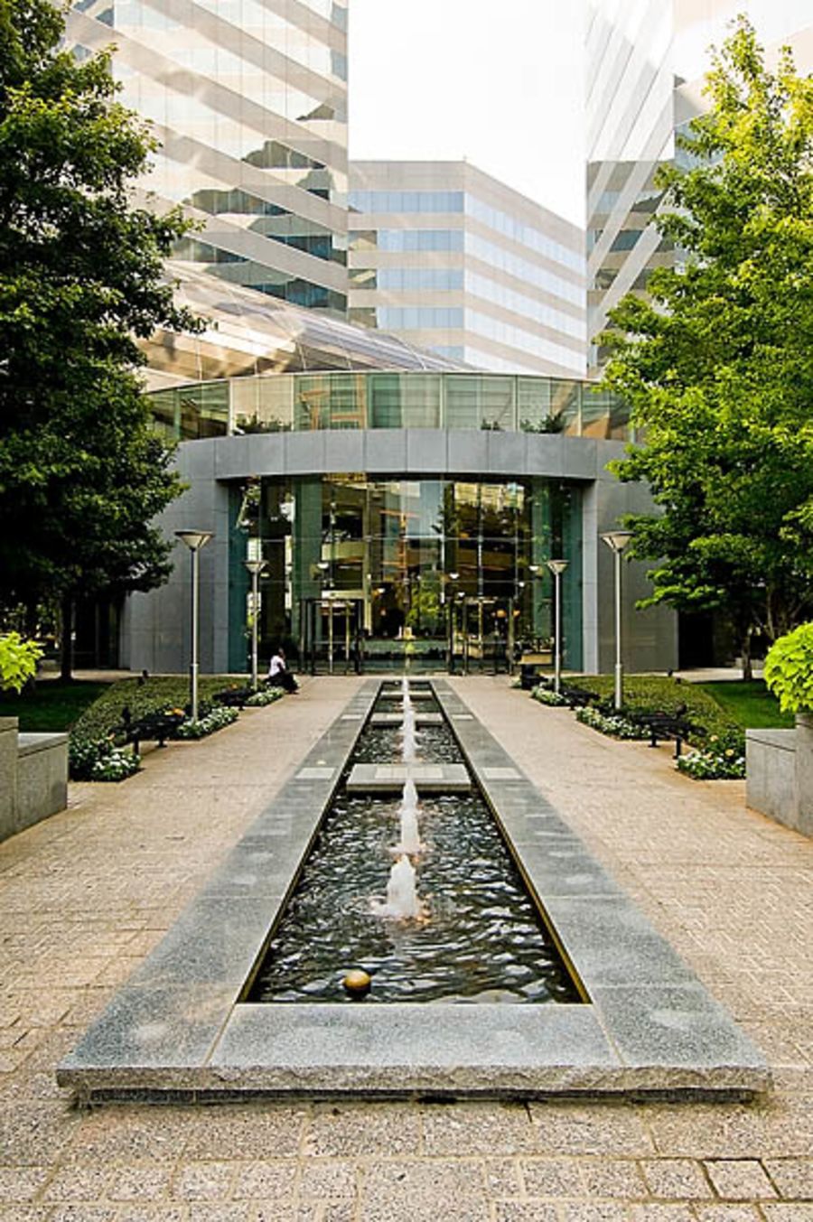 The Colonnade Addison - 15301 Dallas Parkway