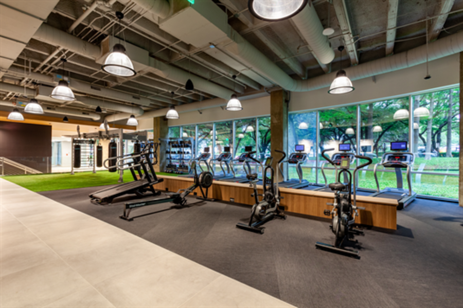 The Colonnade Addison - 15301 Dallas Parkway