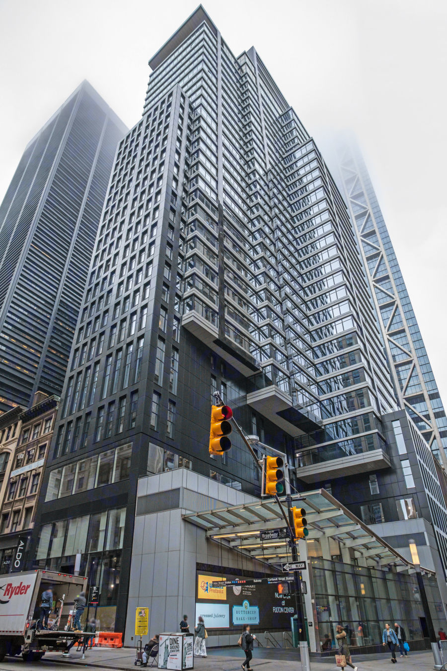 ベルナール・ビュッフェ「NEW YORK-Downtown Broadway」 291 Broadway, Tribeca, New York, NY 10007 | SquareFoot