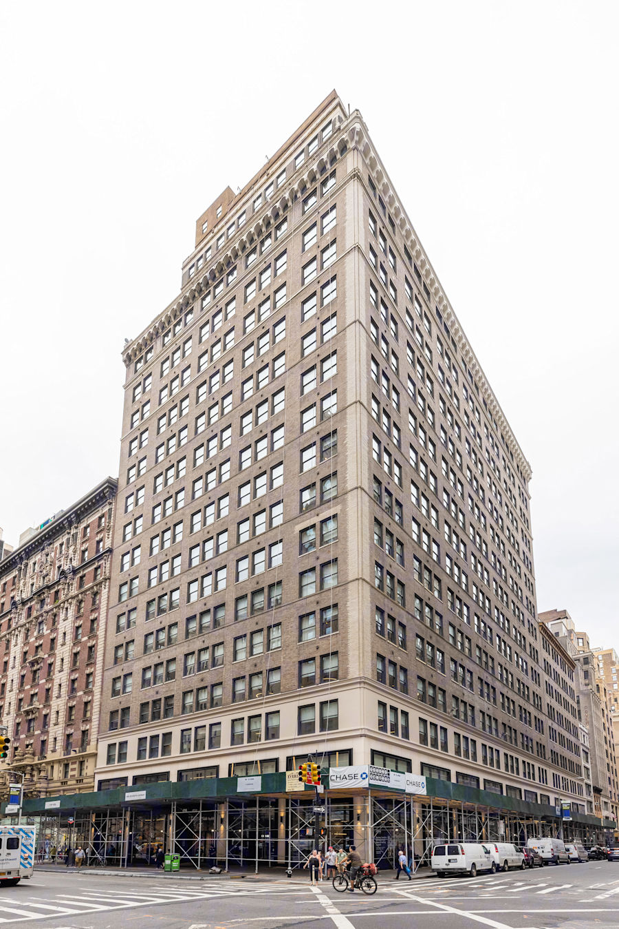 498 Seventh Avenue, New York, NY Commercial Space for Rent | VTS