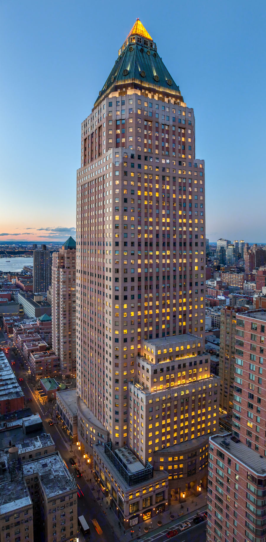 Worldwide Plaza - 825 8th Avenue, New York, NY Commercial