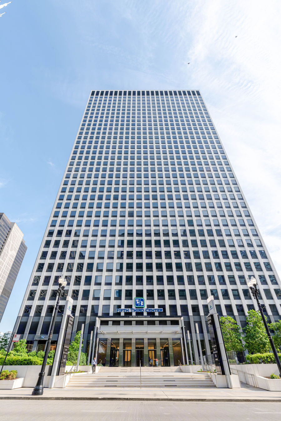 222 South Riverside Plaza, Chicago, IL Commercial Space for Rent | VTS