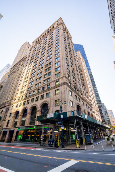 ベルナール・ビュッフェ、「NEW YORK-Park avenue」 ベルナール・ビュッフェ、「NEW YORK-Park avenue」 - メルカリ