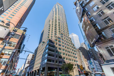 ベルナール・ビュッフェ「NEW YORK-Downtown Broadway」 Hotel Belleclaire - Wikipedia