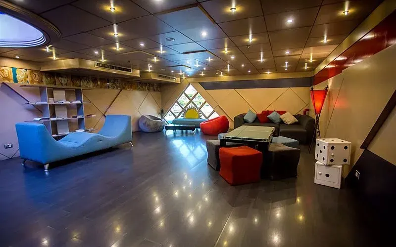 Princess Sarah Lounge Bar | Egypt For Travel