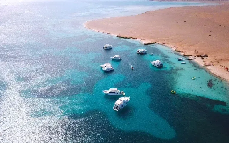 Boat to Orange Bay