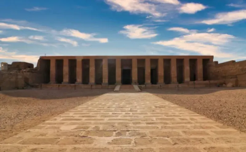 Luxor to Hurghada Private Day Trip — Temple Stop & Red Sea Transfer