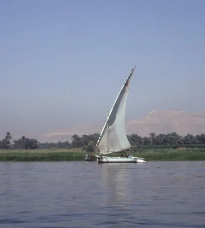 Paseo En Faluca Por el Nilo Al Atardecer En El Cairo