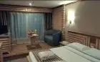 Princess Sarah Cabin UV Windows Bathtub | Egypt For Travel