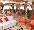 Lounge y bodega MS Hapi V — recepción gratuita de vinos cada tarde | Crucero Nilo 2026