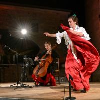 DF et La cecilia, danse et Romain El Afilao, guitare à Osséja