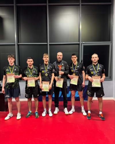 Ayollar hojatxonasining porno videosini tomosha qiling