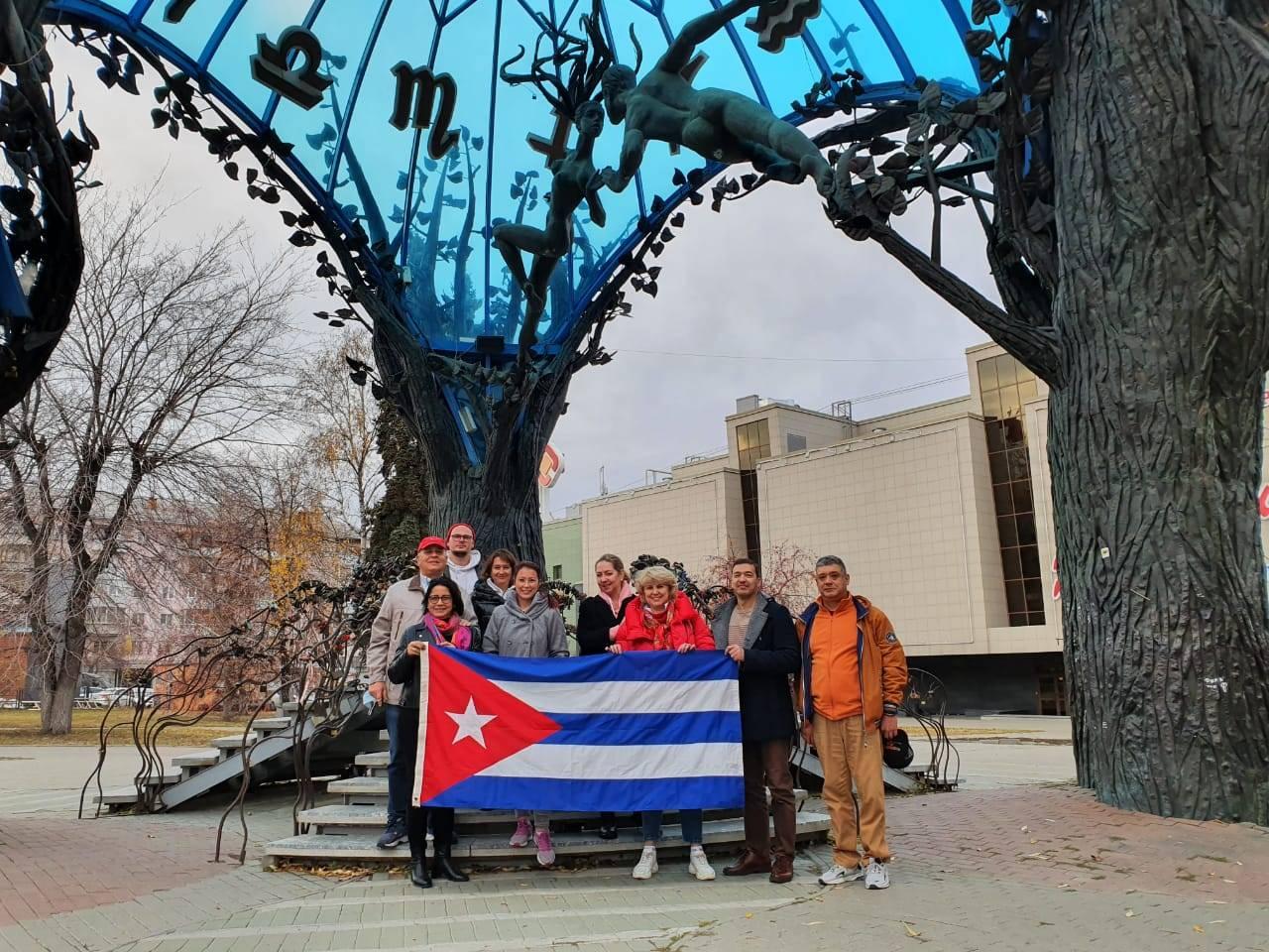Llega a Cheliavensk caravana por las ciudades de los Urales que promociona destino Cuba