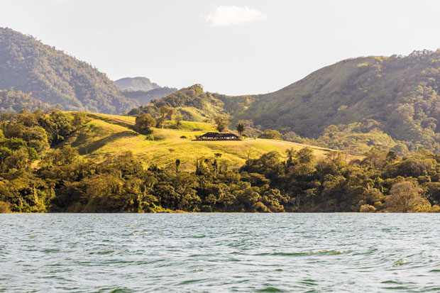 Costa Rica lanza opción para que visitantes compensen huella de carbono