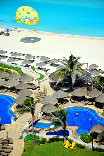 Cancún recibe la cantidad de vuelos de la etapa prepandemia
