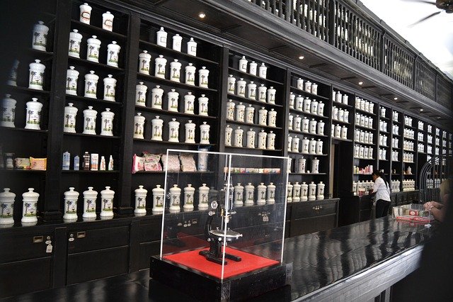 Farmacia Johnson, un portal vintage en el corazón habanero