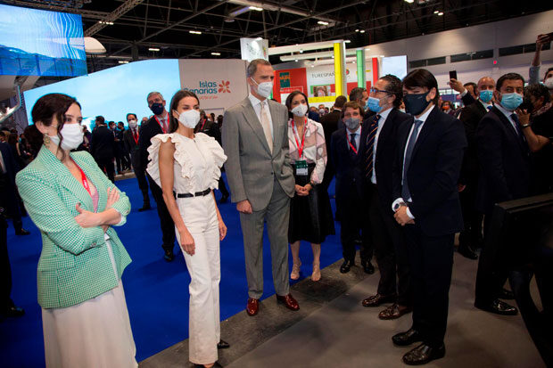 Reyes de España visitan primera jornada de FITUR 2021