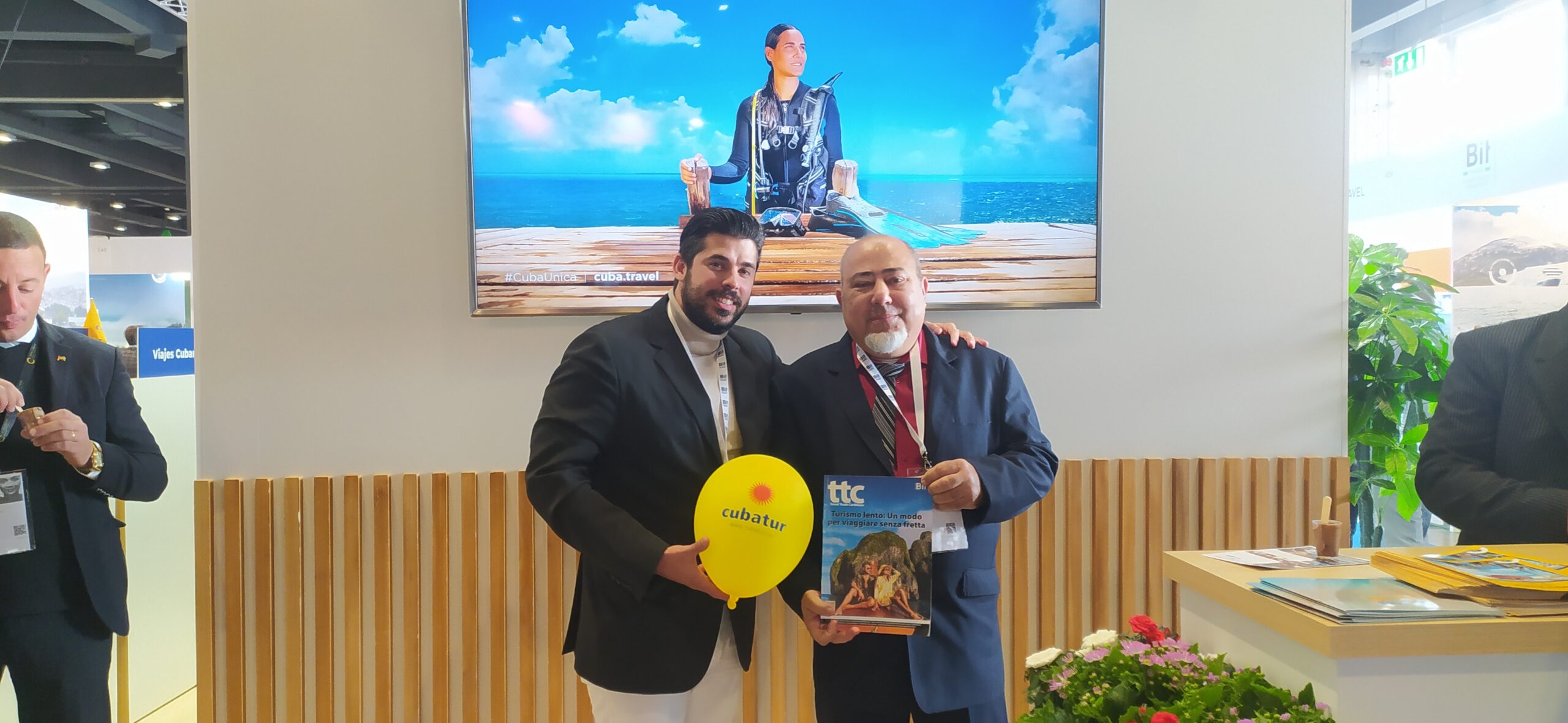 Carlos Alberto Rivera y colaborador de TTC en BIT 2023