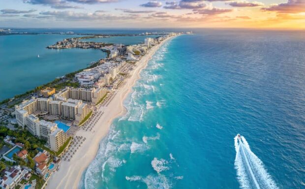 Hoteleros de Cancún preocupados por pico de contagios que amenaza las reservas