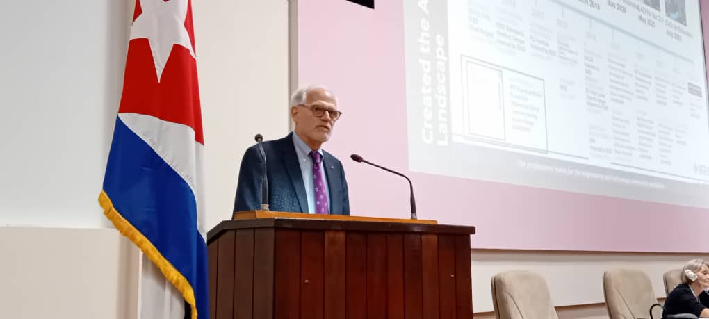 Presidente Instituto IEEE sobre almacenamiento y memoria digital en Informática 2024