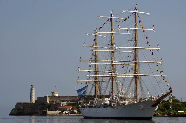 En La Habana, buque escuela de la Armada argentina
