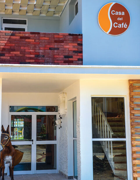 La Empresa Comercial Caracol S.A. renueva su imagen en Varadero