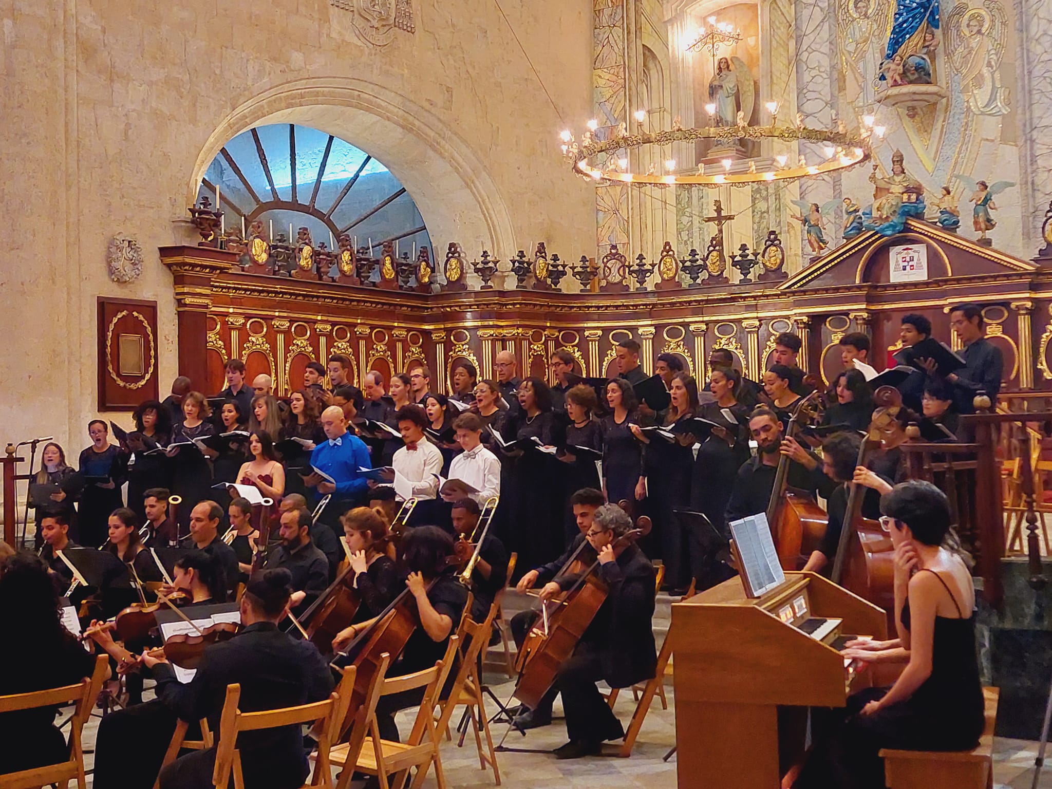 Navidad cubana en la Catedral: un concierto de Sarah Willis y la Orquesta del Lyceum de La Habana