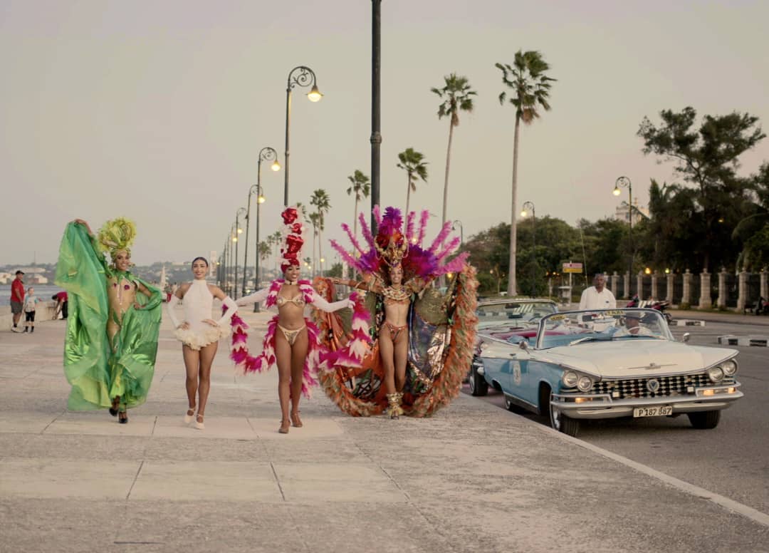 Nuovo evento che unisce auto d'epoca e spettacolo Tropicana