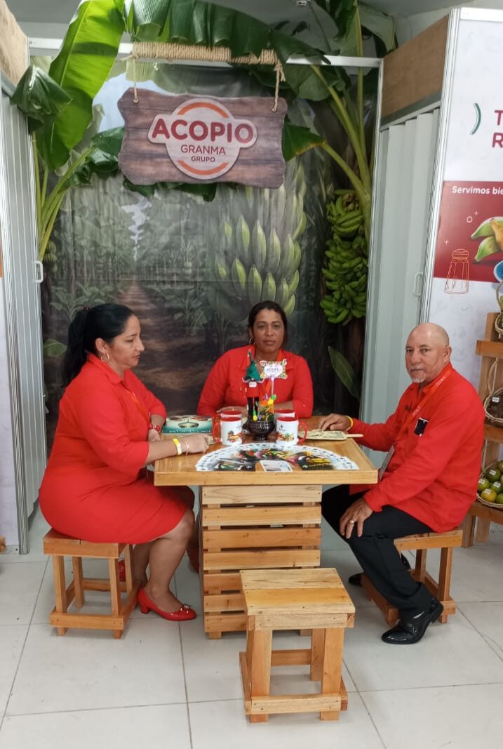 Acopio Granma: mano a mano con el turismo cubano