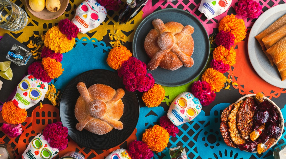 Booking.com recomienda 5 destinos para probar en México el Pan de Muerto