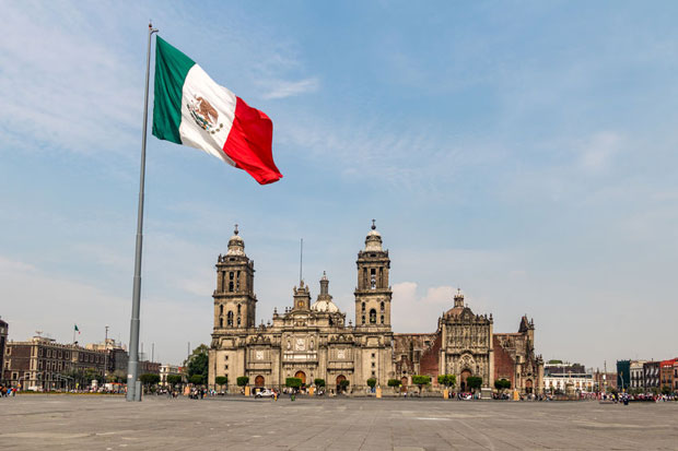 México diseña campaña para contener la crisis en el sector turístico