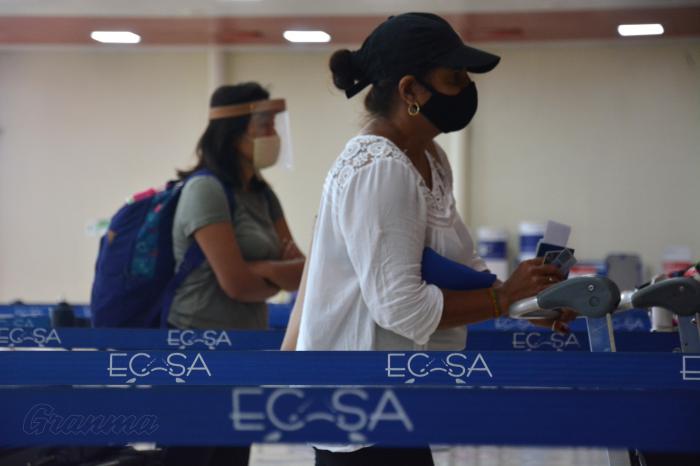 Es oficial: Reduce Cuba entrada de viajeros para contener incidencia de la COVID-19