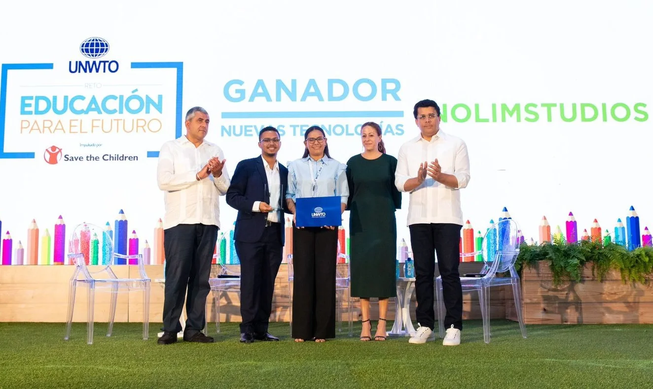 Dominicans win award for educational innovation in tourism
