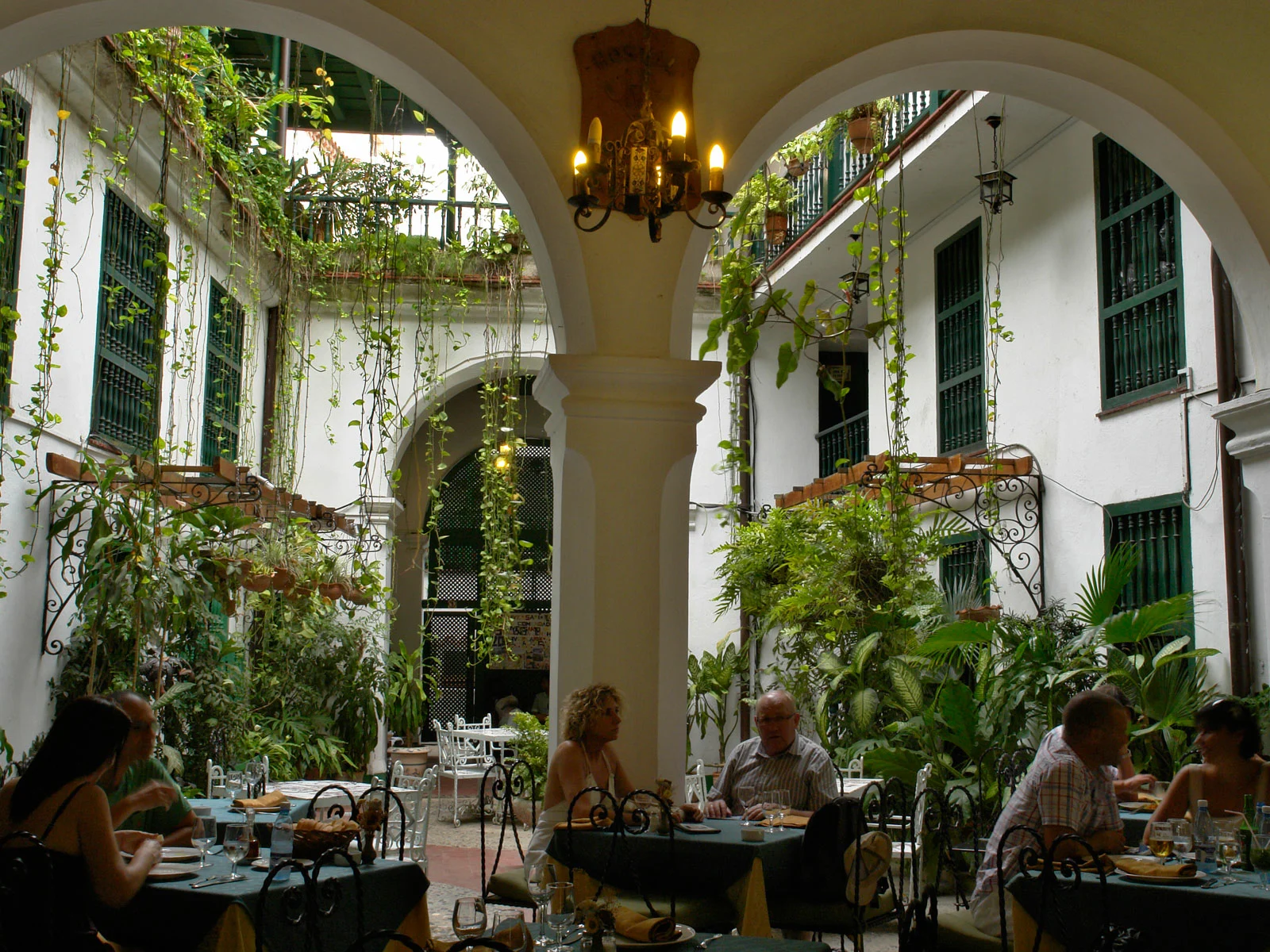 Reabren hoteles Habaguanex en La Habana Vieja