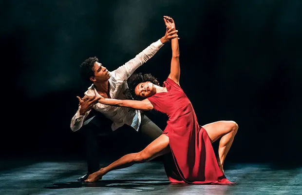 Galardonada compañía cubana Acosta Danza por críticos de Reino Unido