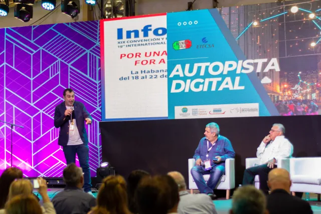 Banda ancha a la inteligencia y la creatividad en Avenida Italia