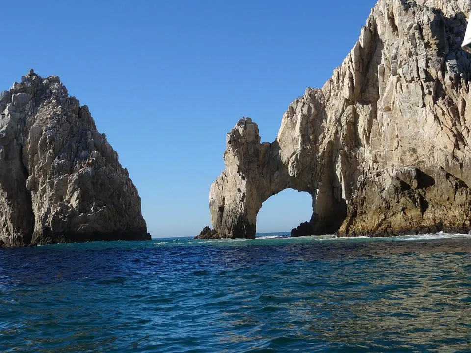 Los Cabos registra incremento histórico en visitantes nacionales e internacionales