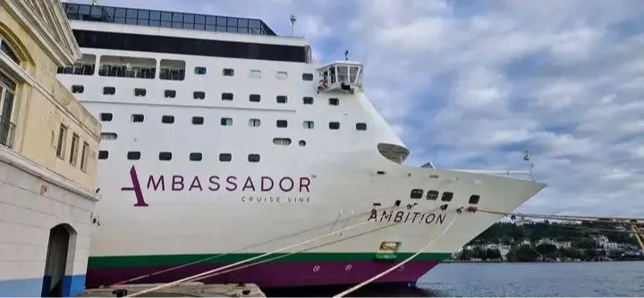 Crucero Ambition llega a La Habana en su primera operación en puertos cubanos