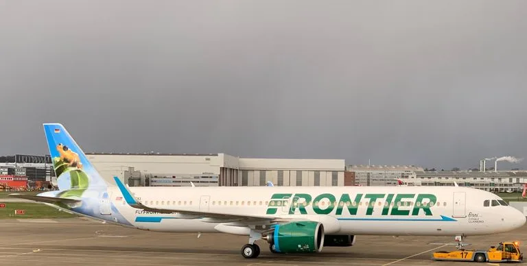 Frontier Airlines inauguró sus vuelos hacia Antigua y Barbuda
