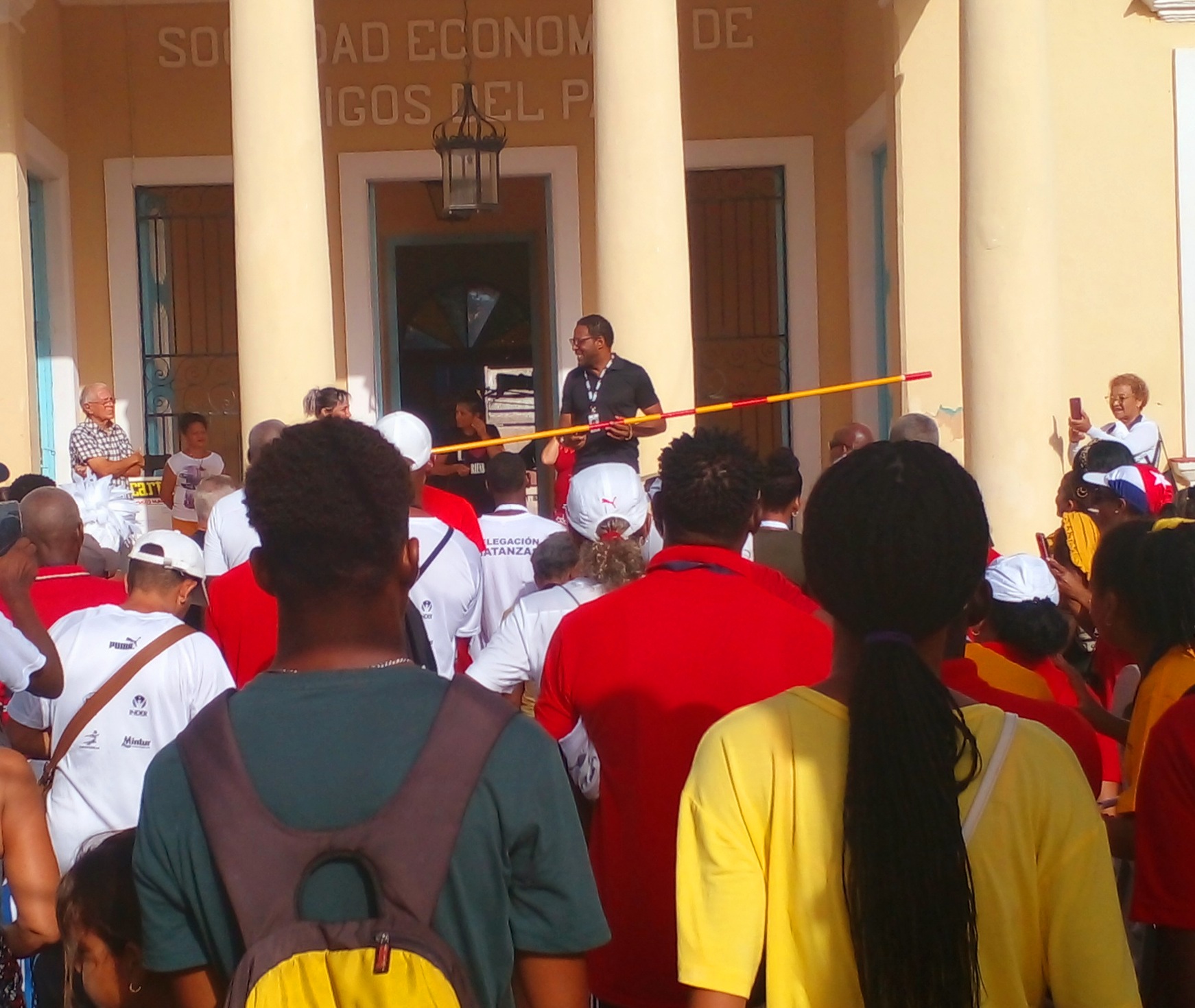 Celebran los 30 años de la marca 2.45 de Javier Sotomayor en su pueblo natal
